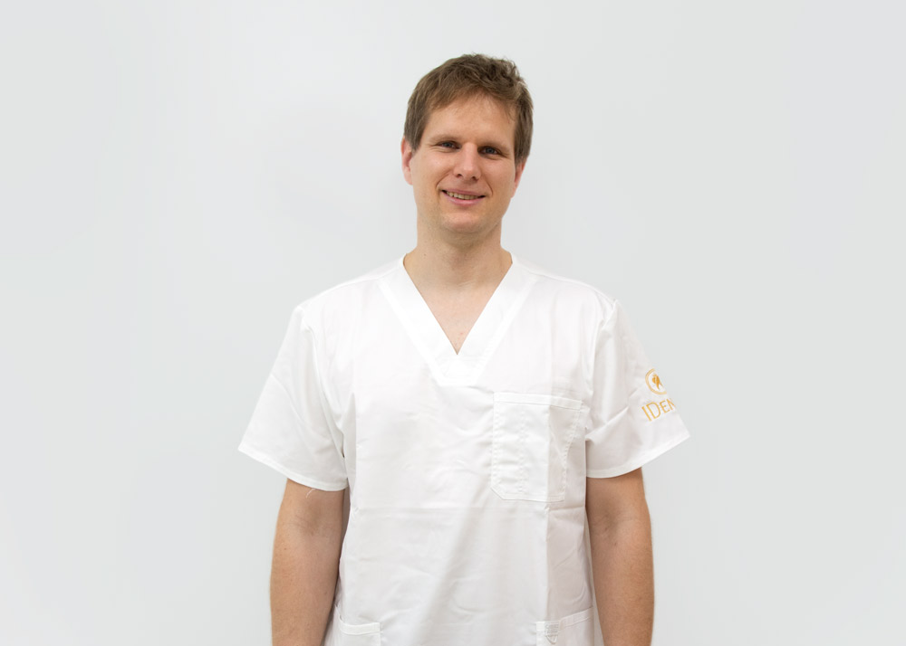 <b>Matic Polak,</b> dr. dent. med.